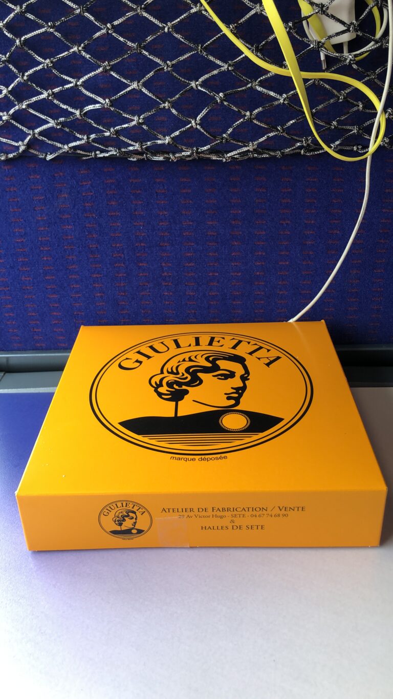Une tielle pour manger dans le train TGV